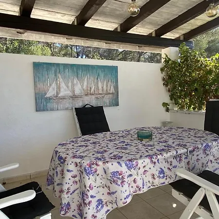 In 70m From The Sea Appartement Maslinica