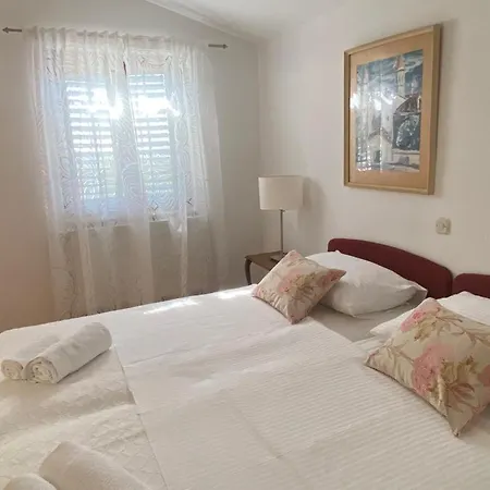 Apartment In 70m From The Sea