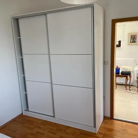 Apartment In 70m From The Sea