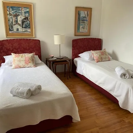 In 70m From The Sea Apartment *
