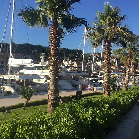 In 70m From The Sea Apartment *