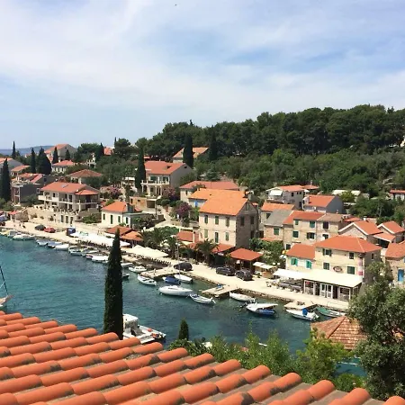 In 70m From The Sea Maslinica