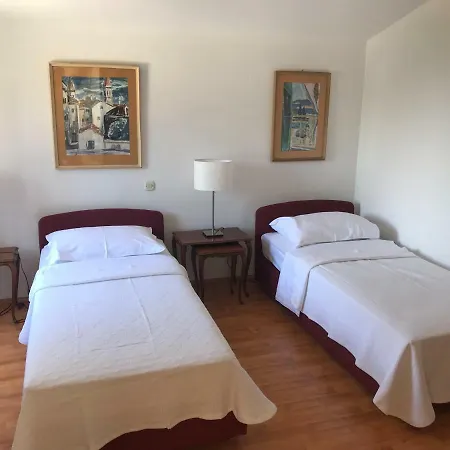 Apartment In 70m From The Sea