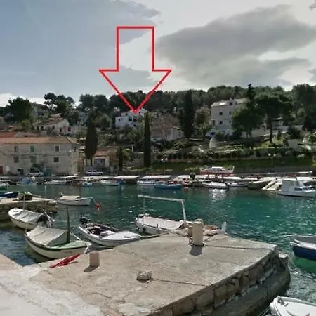In 70m From The Sea * Maslinica