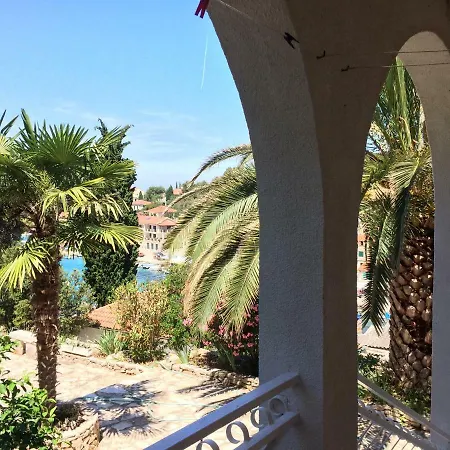 Apartment In 70m From The Sea