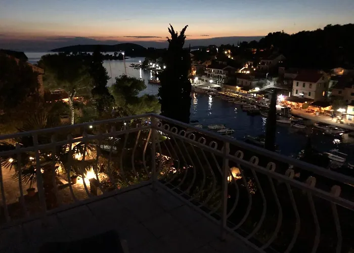 Apartamento In 70m From The Sea Maslinica