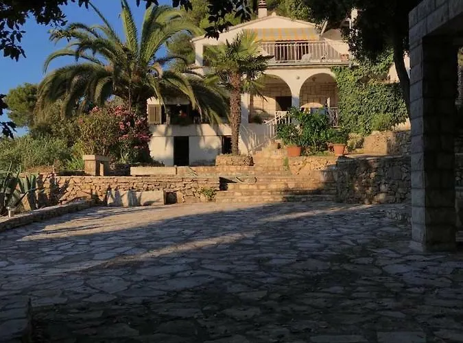 Apartamento In 70m From The Sea Maslinica