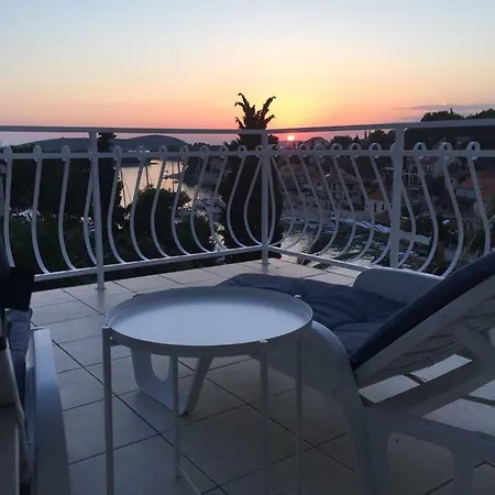 شقة In 70m From The Sea ماسلينيتسا